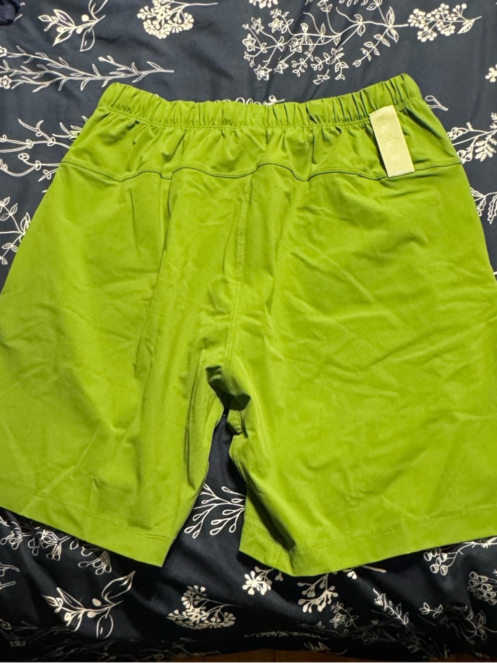 Fabletics Green 7" One Short with Drawstring - Picture 2 of 3